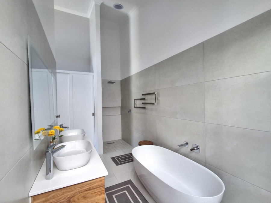 4 Bedroom Property for Sale in Stilbaai Oos Western Cape